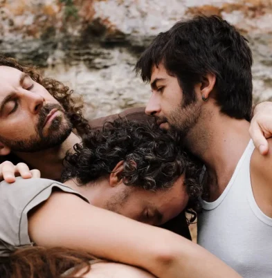 Apoyo corporal para regular tensión y cuidar escenas sensibles — Paula Sanz, Terapia Escénica.